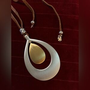 Lucky Brand Beautiful Silver and Gold Teardrop Pendant Necklace.